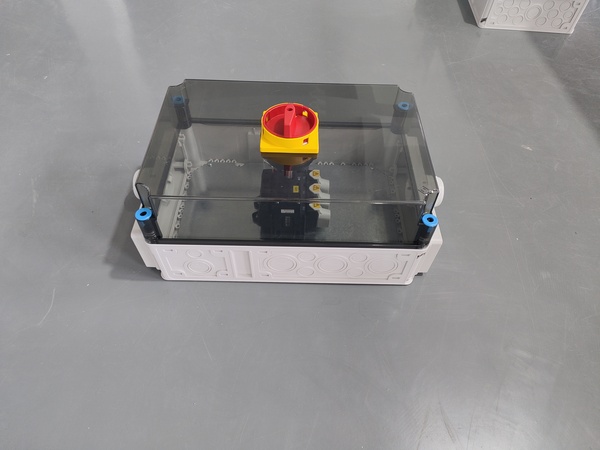 隔离开关箱